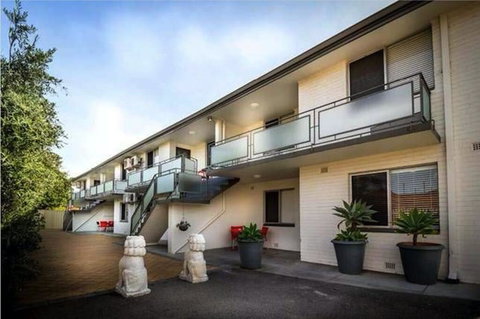 Superb 2 BR Apartment Minutes To CBD- Cen7 - New Castle Holiday 2