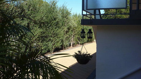 Superb 2 BR Apartment Minutes To CBD- Cen7 - New Castle Holiday 1