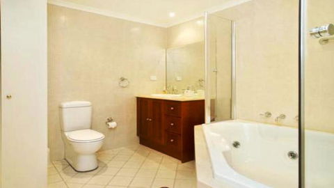 Superior Apartment With Views - New Castle Holiday 1