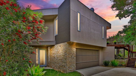SURF Side SECRET INVERLOCH - New Castle Holiday 0