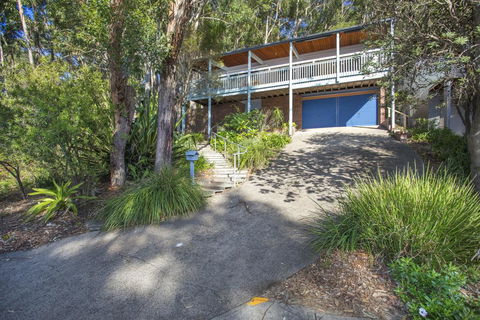 Surfers Ave 17 Narrawallee - New Castle Holiday 1
