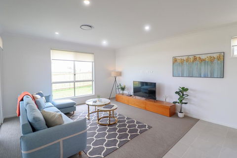 Surfers Paradise At Catherine Hill Bay - New Castle Holiday 3
