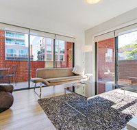 Swainson on Union - New Castle Holiday