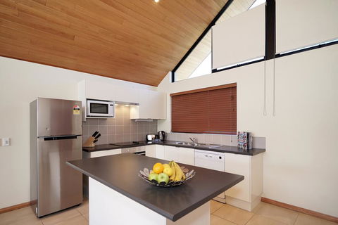 Swanriver Applecross Shortstays - New Castle Holiday 3