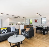 Sydney Townhouse with Parking and Deck - New Castle Holiday