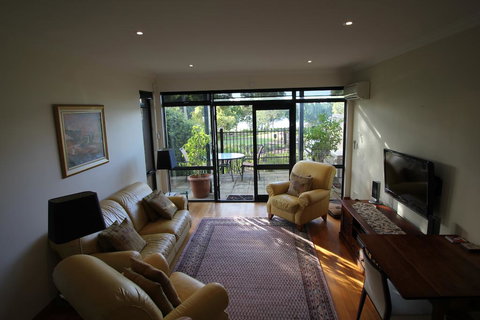 Syrena On The Swan - New Castle Holiday 3