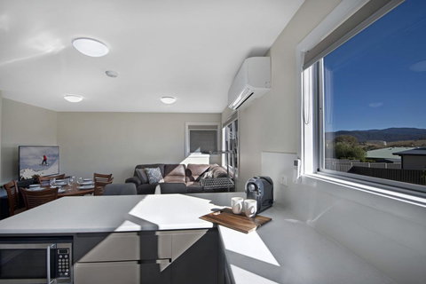 T-Bar On Twynam - New Castle Holiday 0