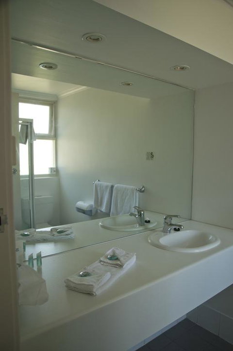 Taft Motor Inn - New Castle Holiday 3