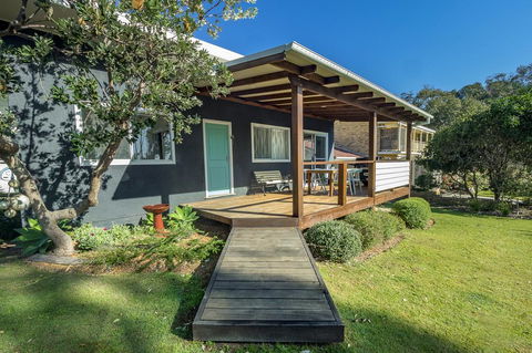 Tallowood Beachfront Cottage - New Castle Holiday 0