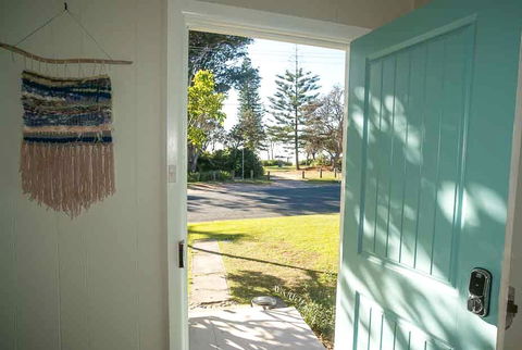 Tallowood Beachfront Cottage - New Castle Holiday 2