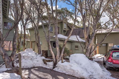 Tambo-DPA - New Castle Holiday 1