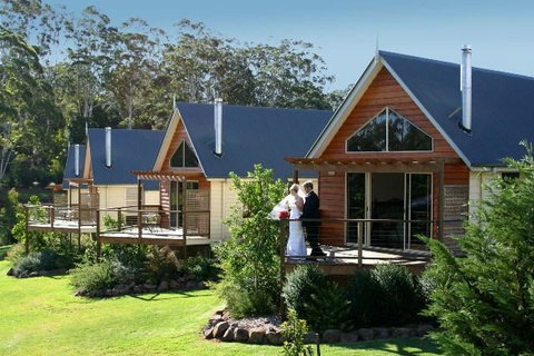 Tamborine Gardens - New Castle Holiday 0