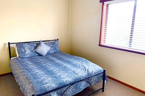 Tara Downs On Lake Albert - New Castle Holiday 1