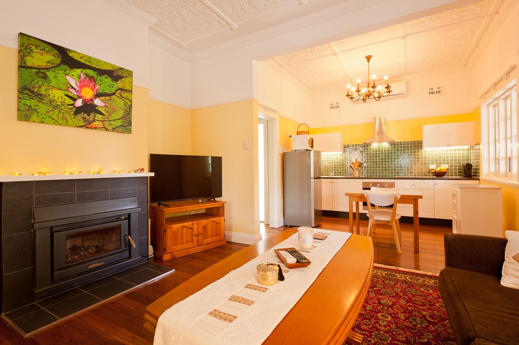 Find North Melbourne VIC New Castle Holiday