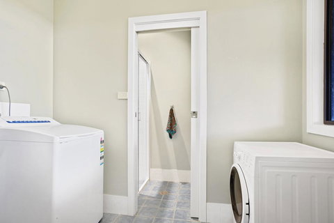 Tareebin Road, 2/26 - New Castle Holiday 0