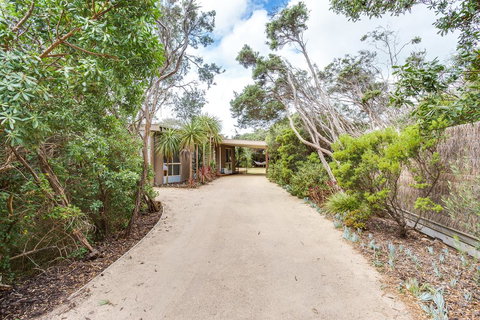 Tasman Surf House - So Close To The Beach - New Castle Holiday 2