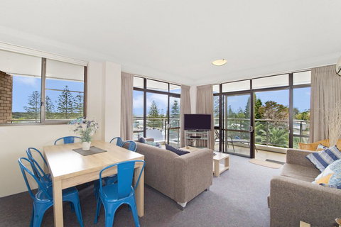 Tasman Towers 9, 3 Munster Street - New Castle Holiday 2