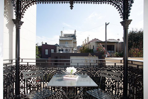 Tasteful Modern Studio 2.3Km From City Centre - New Castle Holiday 3