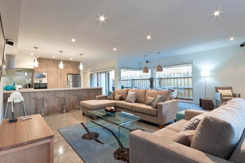 Taworri - New Castle Holiday 0