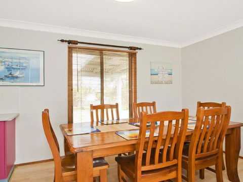 Tea Tree Cottage - Great Yard For Pets And Kids - New Castle Holiday 2