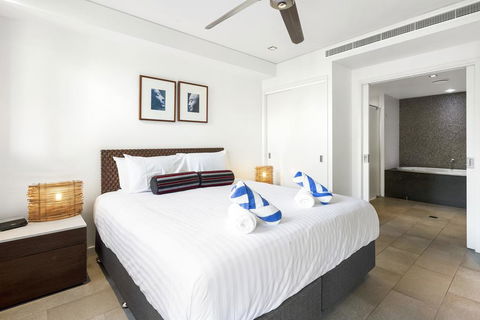 Temple 304 Modern Spacious Palm Cove Resort - New Castle Holiday 3
