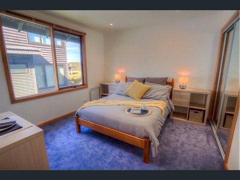 Tetleys - New Castle Holiday 0