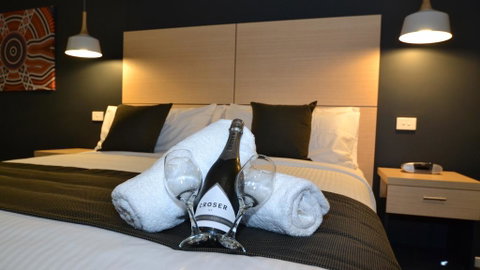 The Astor Suites - New Castle Holiday 0