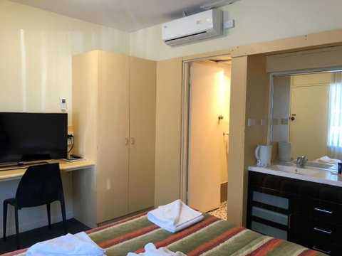 The Astor Suites - New Castle Holiday 1