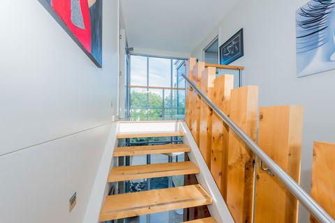 The Bay - New Castle Holiday 3