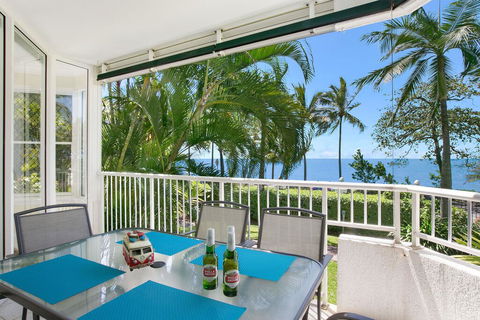 The Beach House 3BR Waterfront Apartment, Own WIFI - New Castle Holiday 0