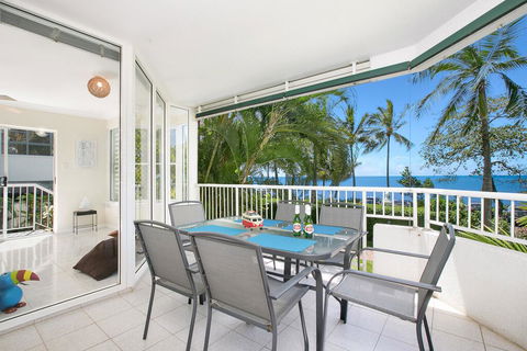 The Beach House 3BR Waterfront Apartment, Own WIFI - New Castle Holiday 1