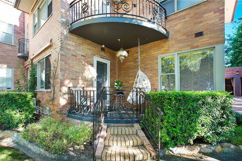 The Beach House Apartment - New Castle Holiday 0