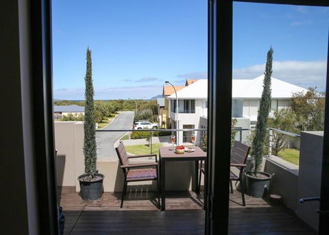 The Beach House At Bayside - New Castle Holiday 1