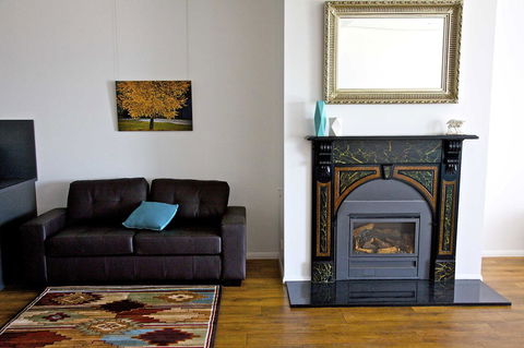 Penguin Beachfront Apartments - New Castle Holiday 4