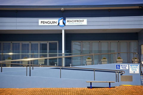 Penguin Beachfront Apartments - New Castle Holiday 17