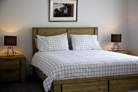 Penguin Beachfront Apartments - New Castle Holiday 25