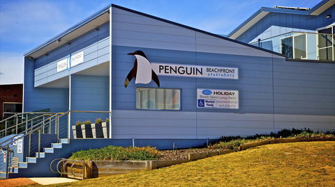Penguin Beachfront Apartments - New Castle Holiday 22