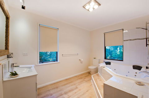 Parnella Kettering - New Castle Holiday 9