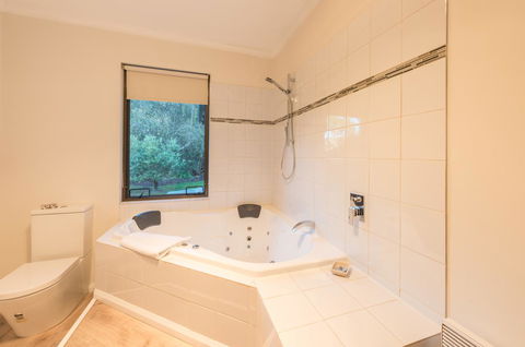 Parnella Kettering - New Castle Holiday 16