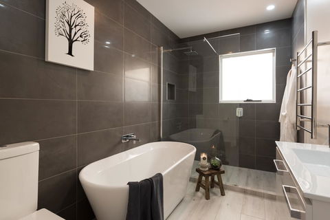 Penguin Beach House - New Castle Holiday 1