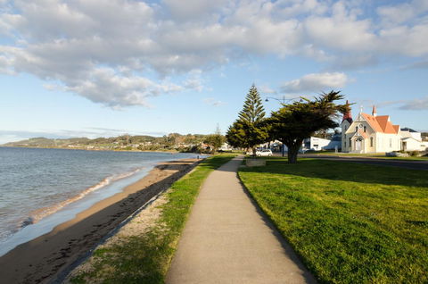 Penguin Beach House - New Castle Holiday 17