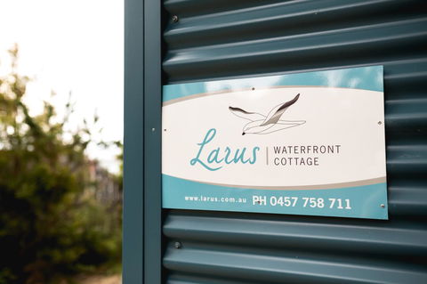 Larus Waterfront Cottage - New Castle Holiday 20