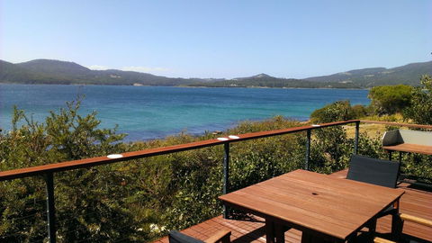 Larus Waterfront Cottage - New Castle Holiday 12