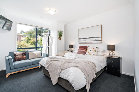 Madsen Retreat - New Castle Holiday 6