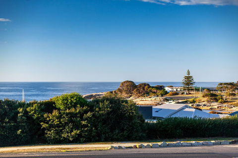Beachfront Bicheno - New Castle Holiday 22