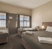 Argosy Motor Inn - New Castle Holiday