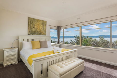 Sunrise On The Bay - New Castle Holiday 5