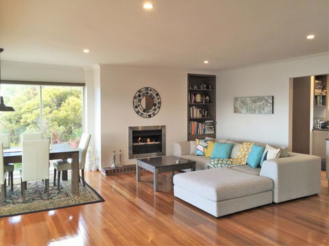 Sunrise On The Bay - New Castle Holiday 9