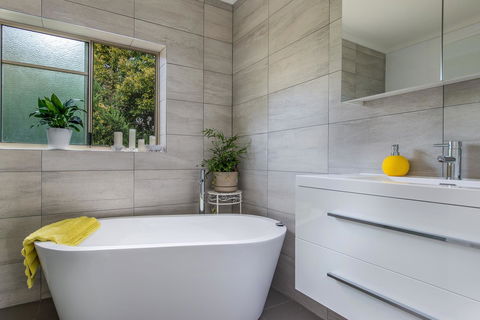 Sunrise On The Bay - New Castle Holiday 6