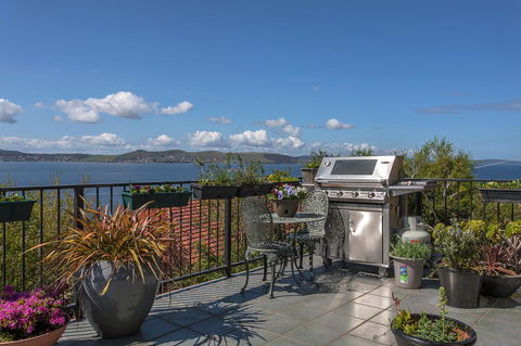 Sunrise On The Bay - New Castle Holiday 12